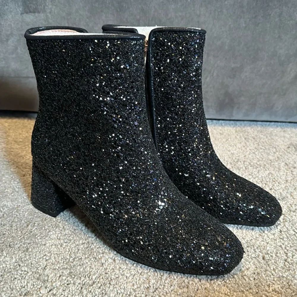Women’s Black Glitter Covered Chunky Heeled Sparkly Boots Size 9.5 NEW